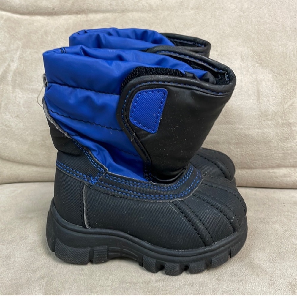 The Children’s Place Snowboots Toddler size 5